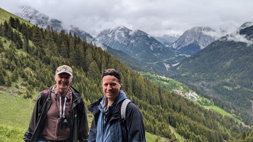 Auf dem Bild ist der Projektleiter von Bergauf Andreas Schindlbacher zu sehen. 