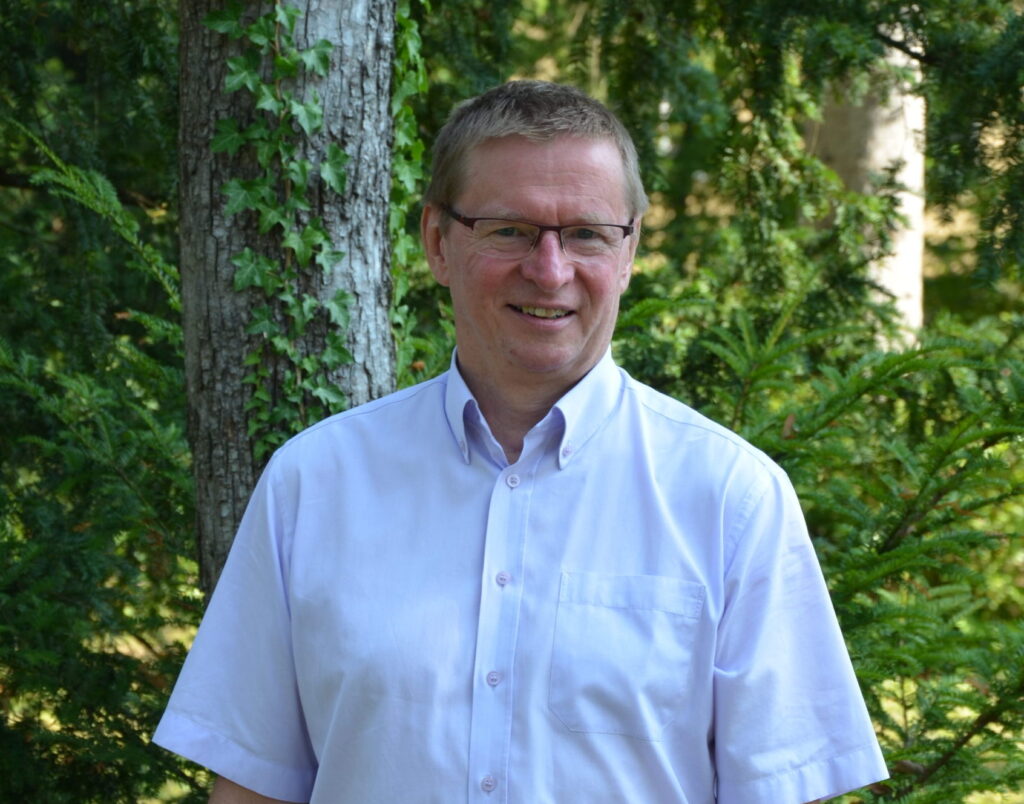 Portraitbild Klemens Schadauer im Wald